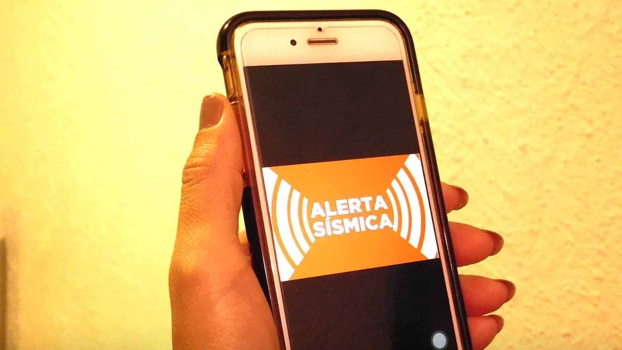 Colombia avanza hacia alerta sísmica universal para celulares tras terremoto de 7.4