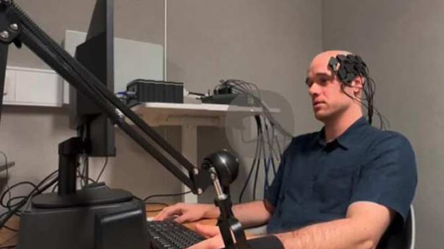 Interfaces Cerebro-Ordenador: La Revolución Silenciosa que Verbaliza Pensamientos